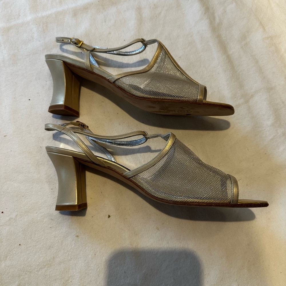 Allure - Picture 3 of 4